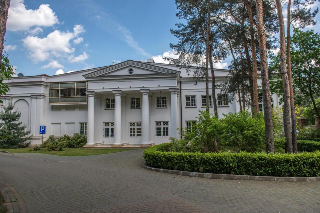 Klub Sosnowy Hotel Varsó Kültér fotó