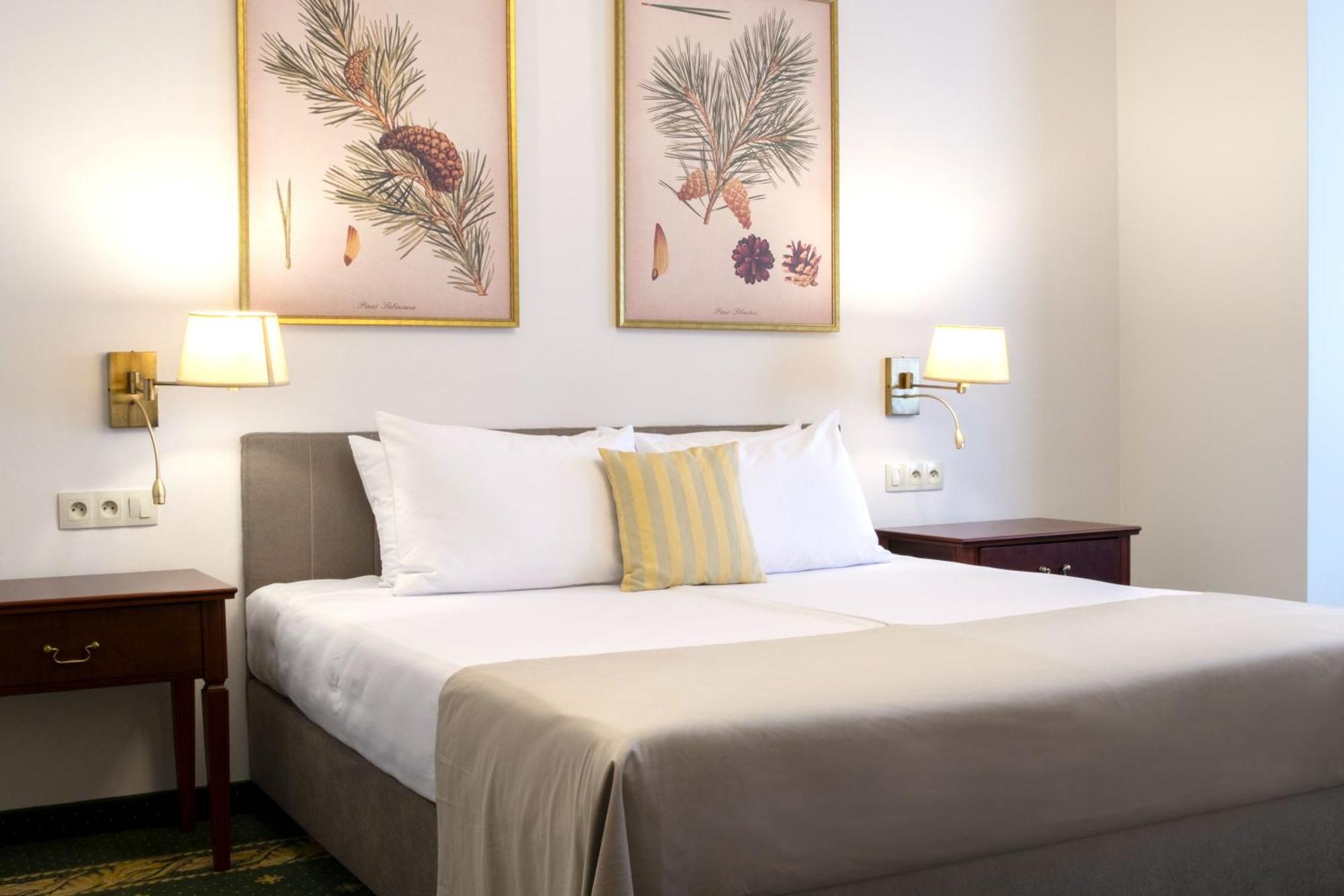 Klub Sosnowy Hotel Varsó Kültér fotó