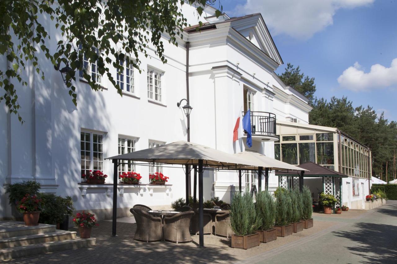 Klub Sosnowy Hotel Varsó Kültér fotó